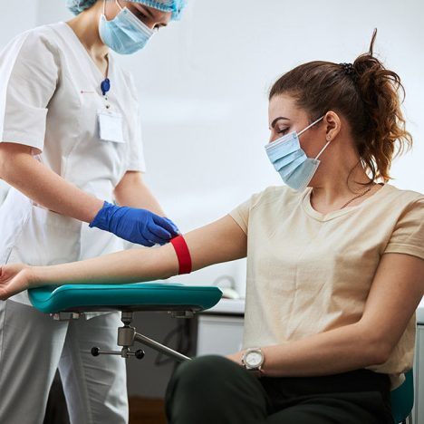 Dlaczego mózg pragnie adrenaliny? Neurobiologia uzależnienia od silnych wrażeń
